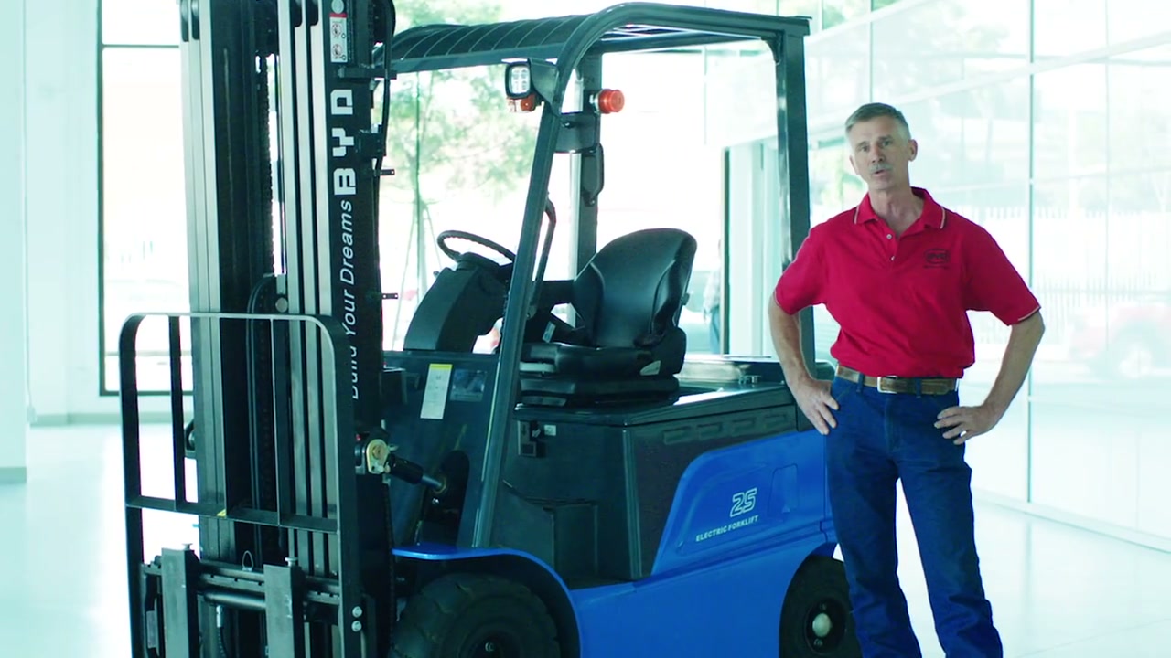 BYD material handling training video — electric forklift in warehouse operation